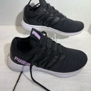Puma Women's Black Slip-on Sneakers. Size 7